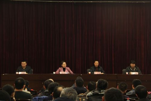 图自治区第三批“访惠聚”活动住村工作组队成员双语集中培训班开班典礼在我校举行