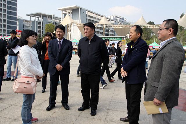 我校举办“2016年珠三角、长三角地区企业专场招聘会”