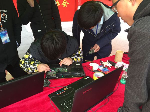 芜湖三大高职院校联合开展大型电脑巡回义诊