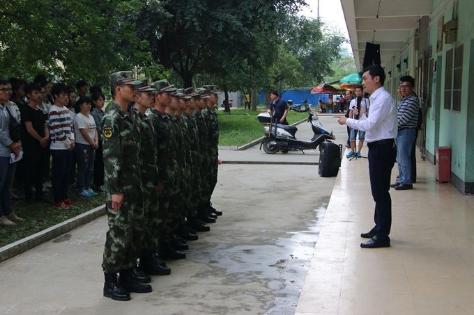 我院举行学生护校示范队成立揭牌仪式