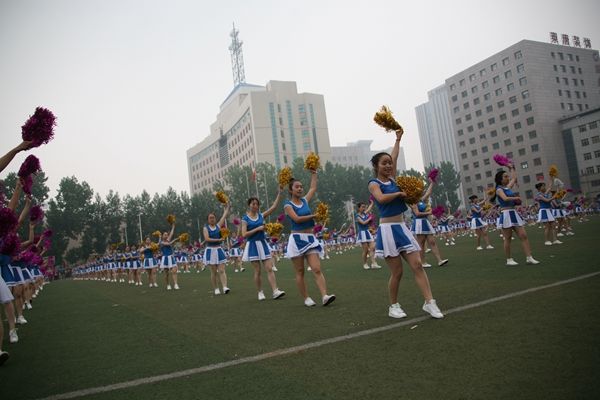 我院隆重举办第十四届校运会