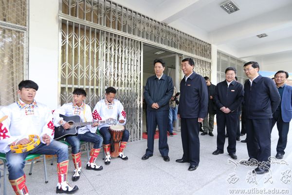 洛桑江村主席考察西藏大学 祝广大师生五四青年节快乐