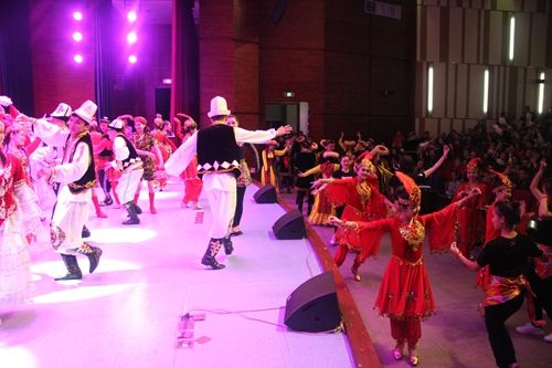 图我校举行首届“舞动丝路•韵响和谐”校园舞蹈大赛