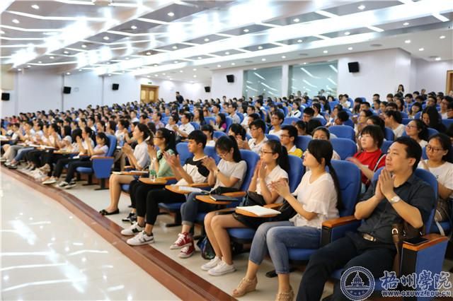 忍耐枯燥    坚守信念  大胆练手 ——梧州市委书记黄俊华答青年学生代表问