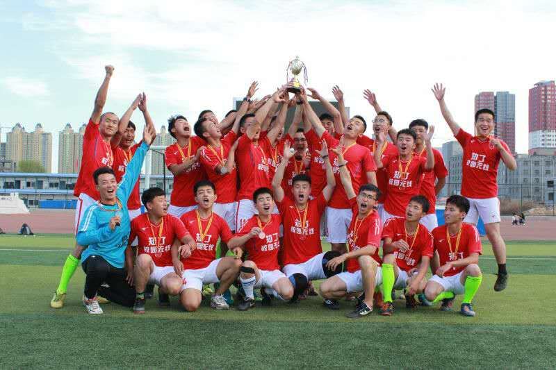 我校足球队荣获“吕梁市第二届业余足球联赛”亚军