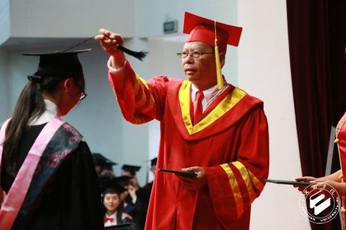 文山学院举行2016届本科毕业生学位授予典礼