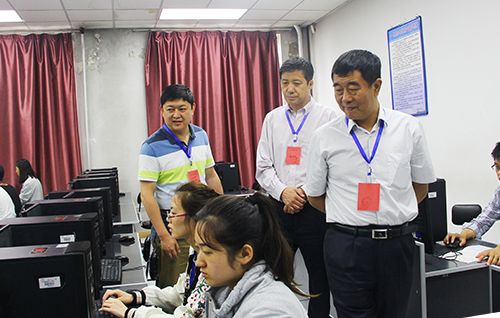 2016年高考黑龙江大学评卷点阅卷工作有序进行